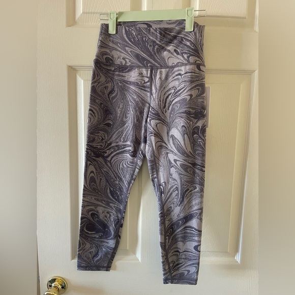 Athleta Pants - Athleta transcend 7/8 tight leggings • NWT • Women’s medium